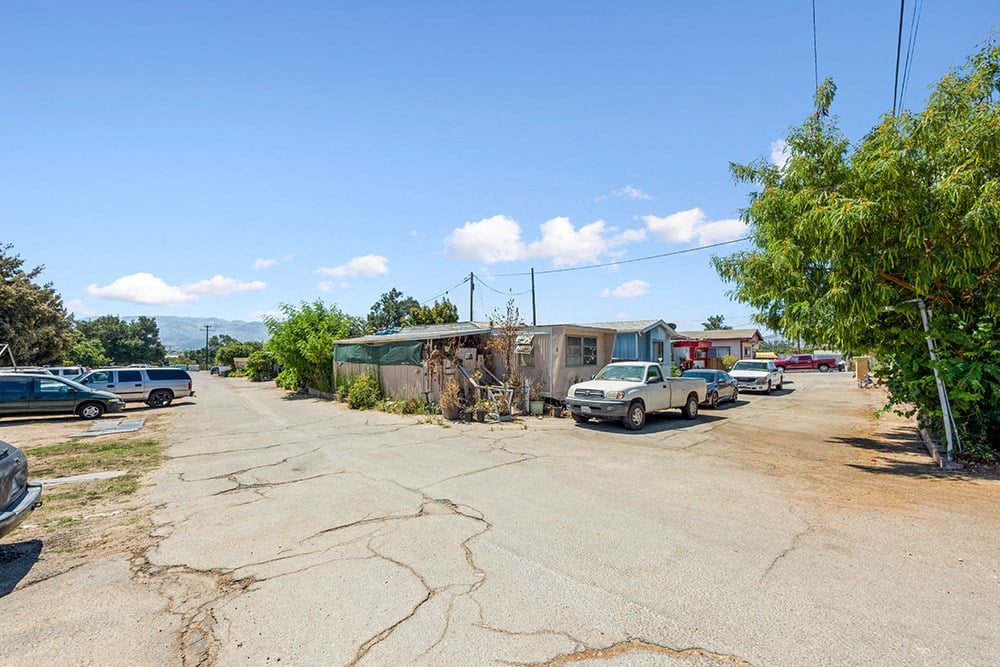 alturas fillmore exterior view