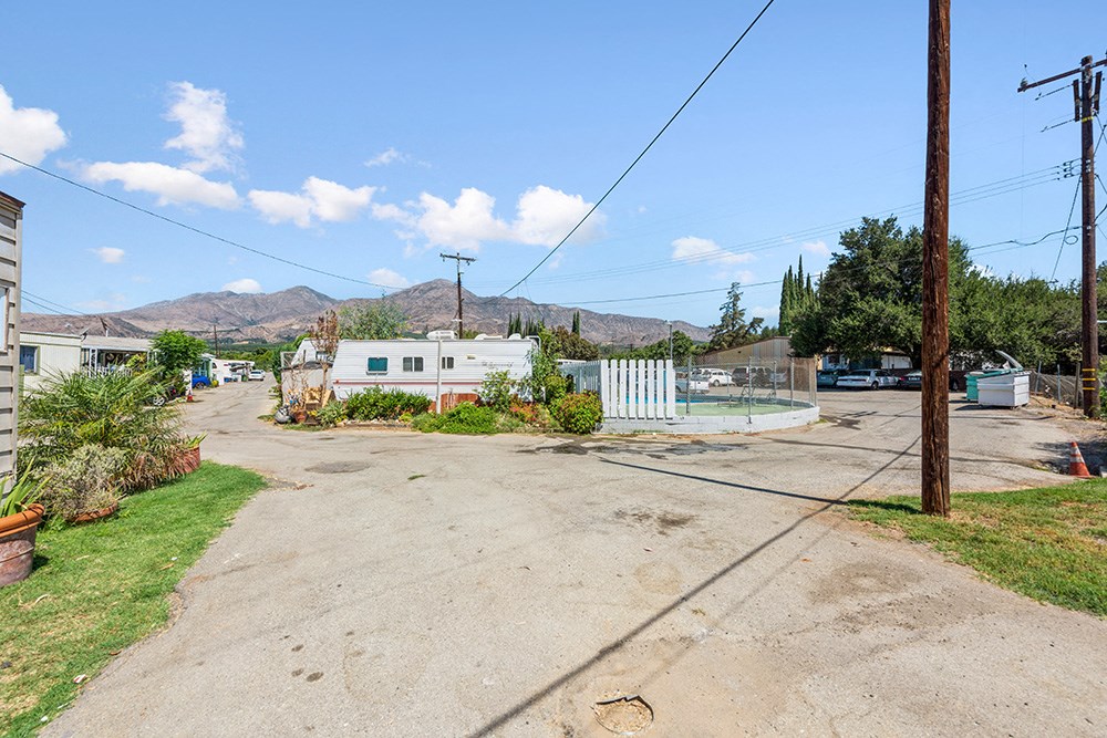 alturas fillmore exterior view