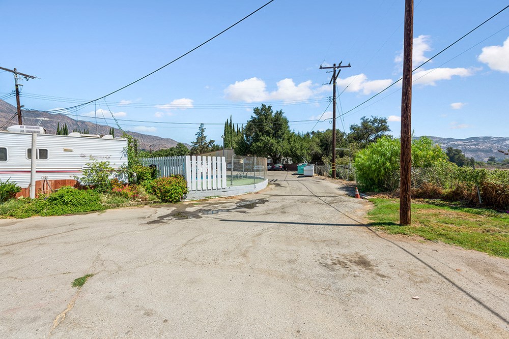 alturas fillmore exterior view