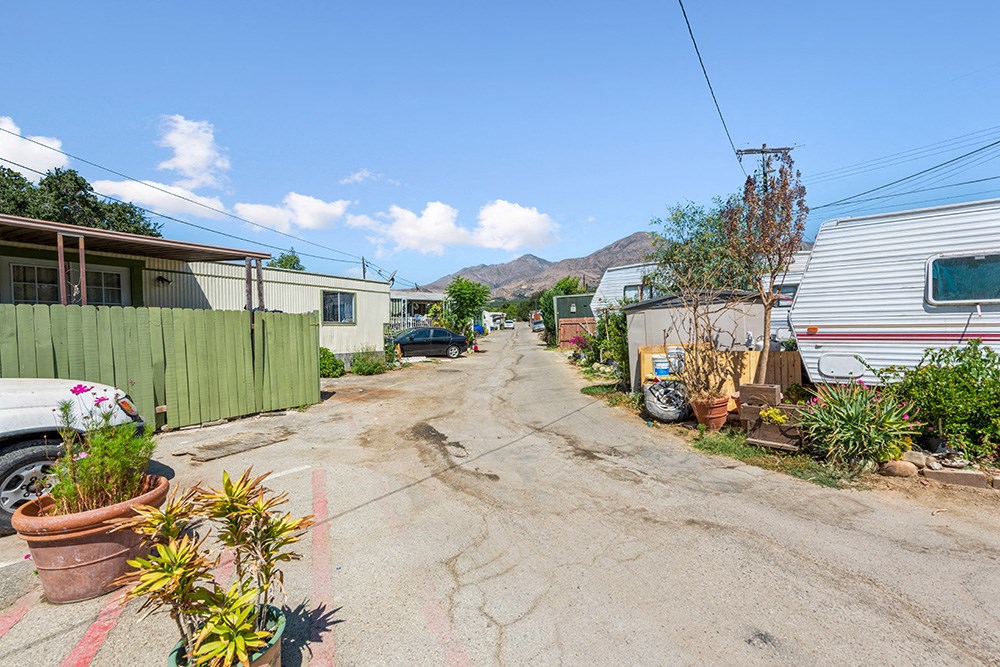 alturas fillmore exterior view