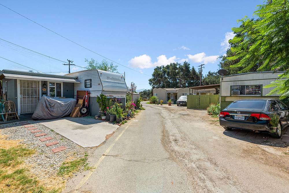 alturas fillmore exterior view