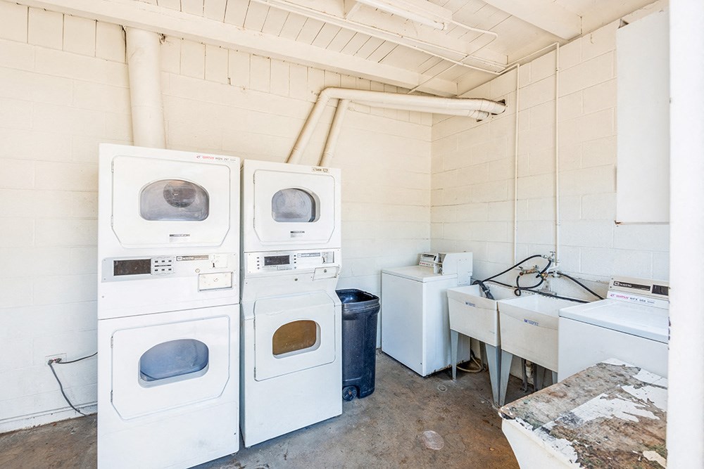 alturas fillmore laundry room