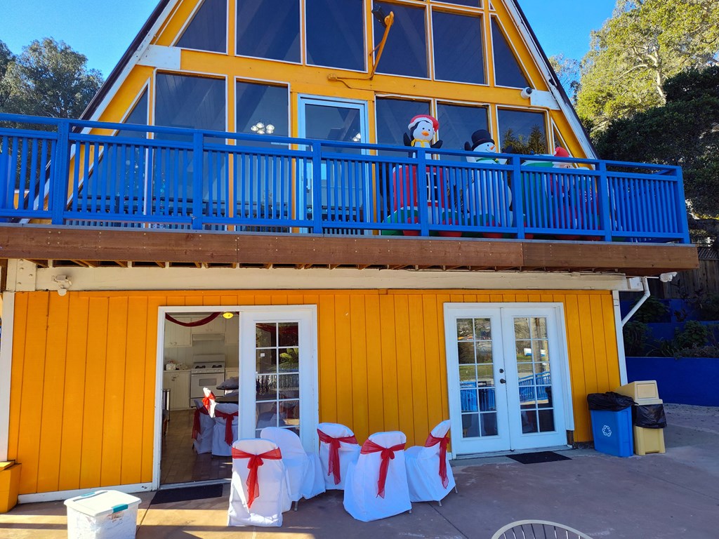 view of the main cabin at Salinas Sunset Apartments, Salinas, 93907