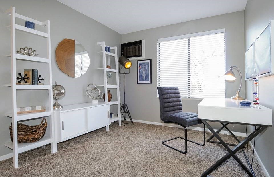 Work Space at Fifteen 98 Naperville, Naperville, IL