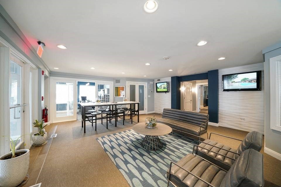 Living Area With Kitchen at Fifteen 98 Naperville, Naperville, IL, 60563