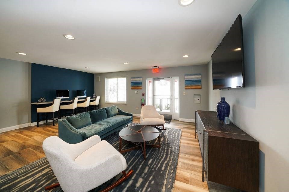 Living Room With TV at Fifteen 98 Naperville, Illinois