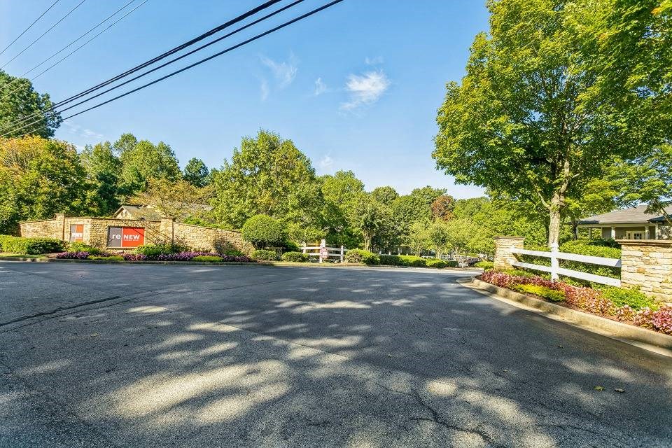 Exterior Landscape at ReNew Sugar Hill, Sugar Hill