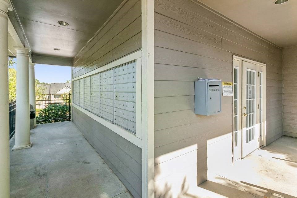 Locker Hub at ReNew Sugar Hill, Sugar Hill, GA