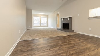 2150 Village Green Parkway 1-2 Beds Apartment for Rent - Photo Gallery 6