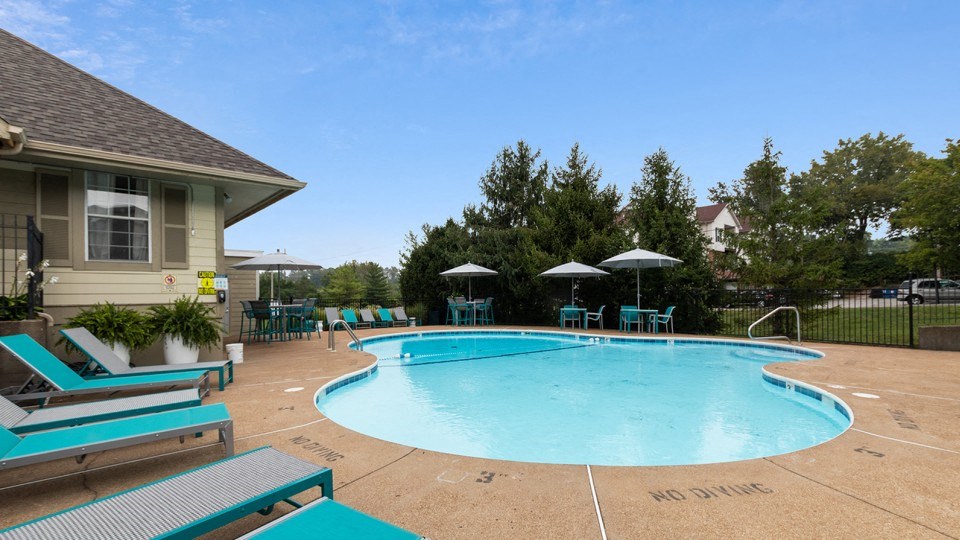 Sparkling Pool at ReNew Cross Creek, Missouri