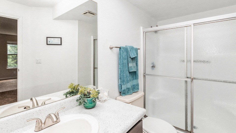 Luxurious Bathrooms at ReNew Cross Creek, Missouri, 63125