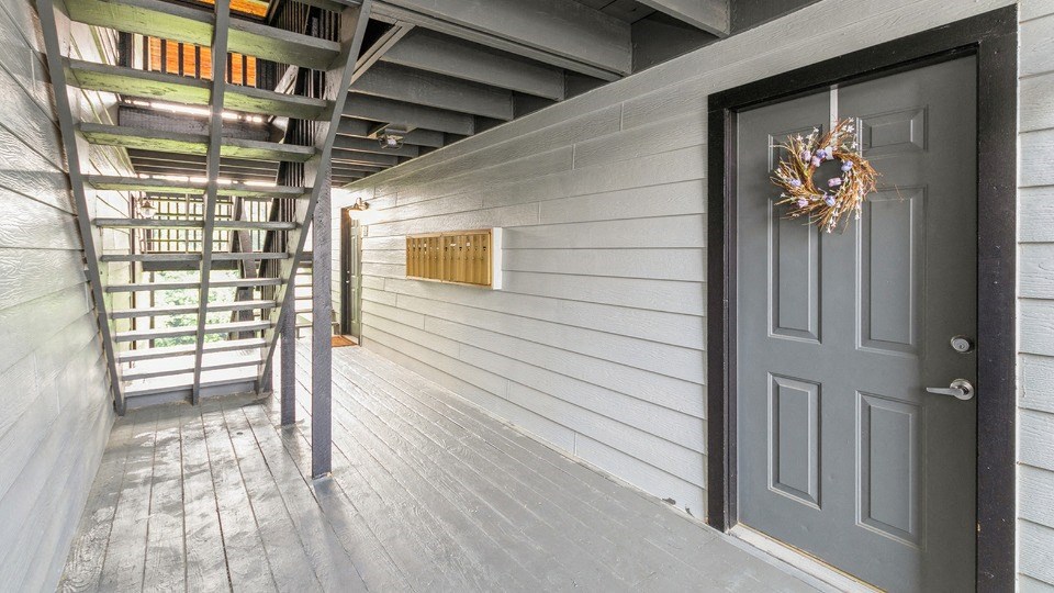 Backyard at ReNew Cross Creek, St. Louis