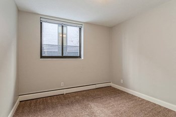 4261 & 4271 Sheridan Ave South Studio-2 Beds Apartment for Rent - Photo Gallery 13