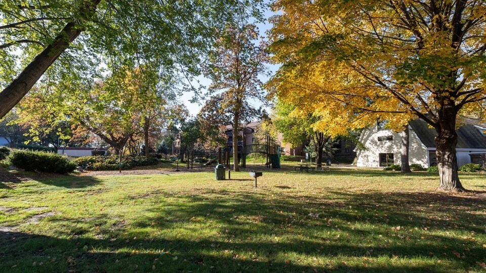 Green Outdoor at ReNew at Neill Lake, Eden Prairie, MN
