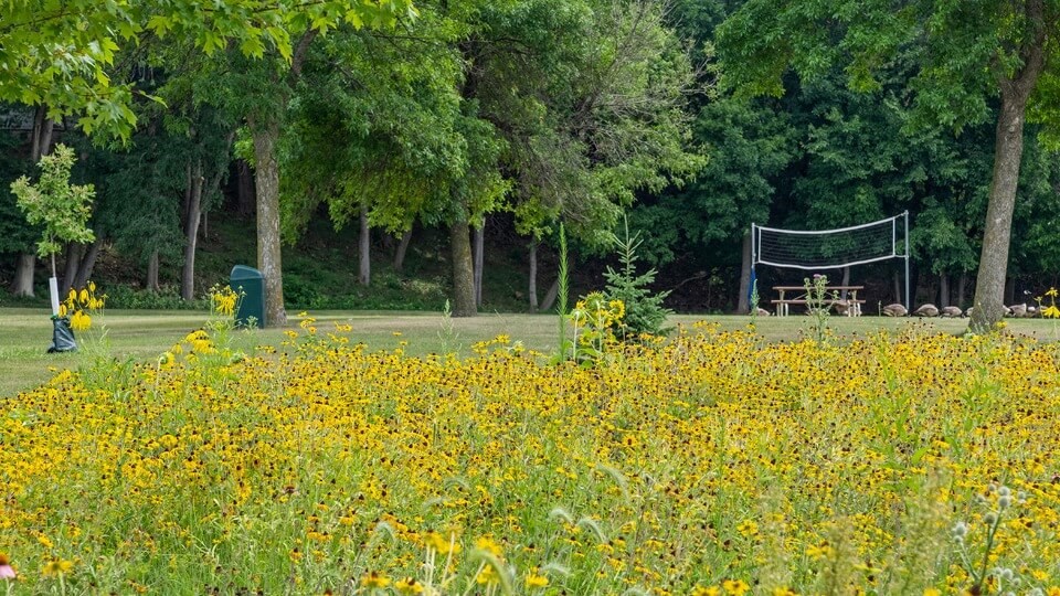 Garden Space at ReNew at Neill Lake, Eden Prairie, MN, 55344