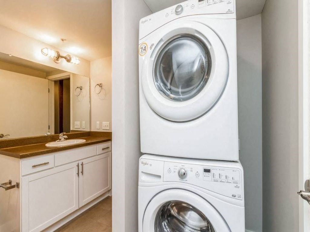 Laundry at Rocket Transfer Lofts, Iowa