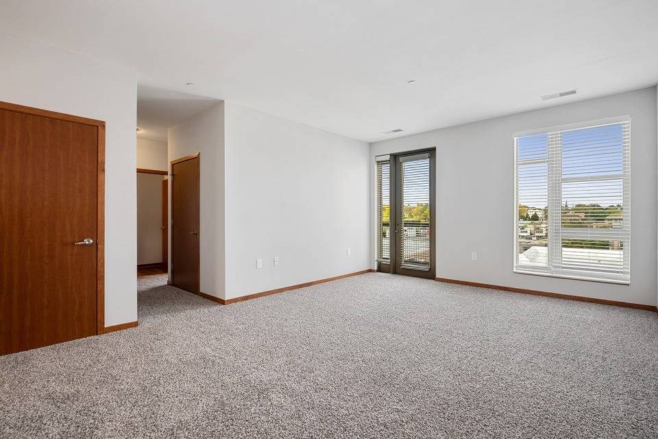 Unfurnished apartments at 1910 on Water, Milwaukee