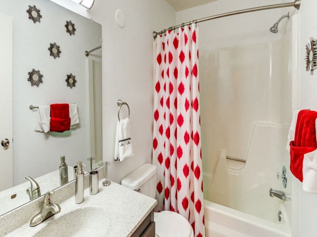 Bathroom With Bathtub at The Atwood at Eden Prairie, Eden Prairie, 55347