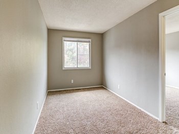 14030 Chestnut Drive Studio-3 Beds Apartment for Rent - Photo Gallery 29