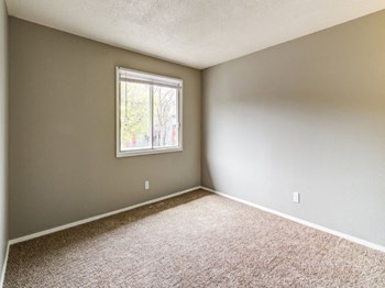 14030 Chestnut Drive Studio-3 Beds Apartment for Rent - Photo Gallery 30