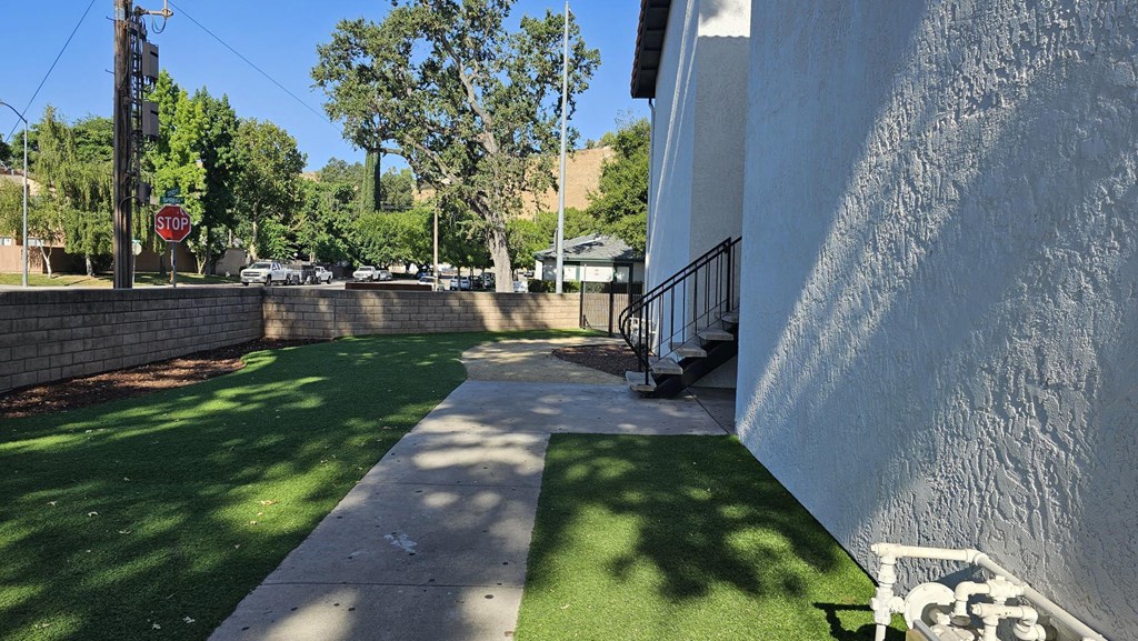 Exterior at Alturas Paso Robles Apartment Homes, Paso Robles, CA