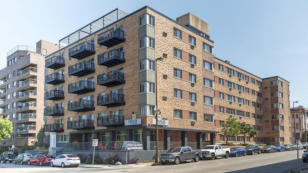 A large apartment building