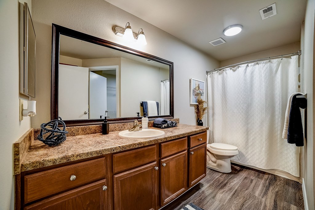 private bathroom, the seasons at avon