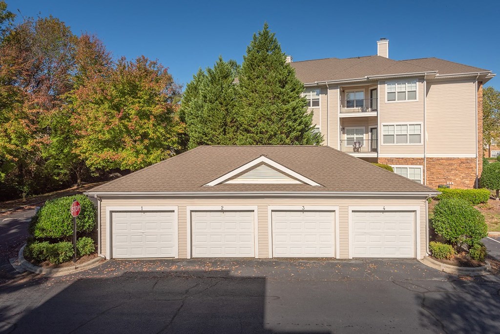 private car garages at Stone Ridge Charlotte