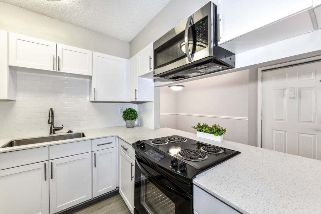White renovated kitchen at Veridian at Sandy Springs apartments