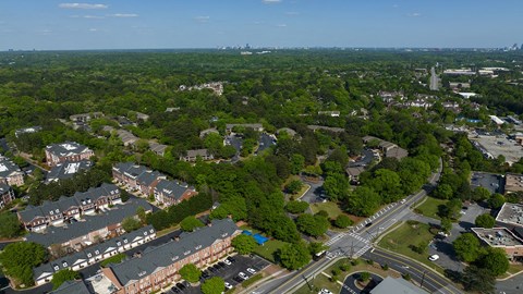 arial view of the Wynnwood Vinings neighborhood with trees and houses