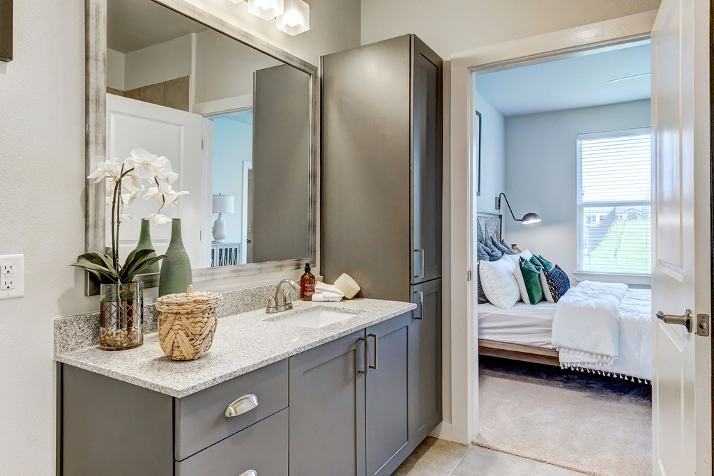 Model Bathroom with Shower/Tub