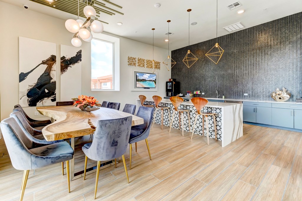 Community Kitchen & Dining