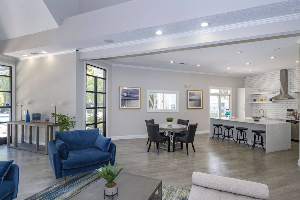 at Whitehall Estate apartments in Charlotte NC living room