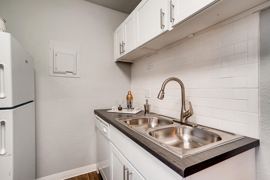 Vistas at Plum Creek | Castle Rock Apartments | Kitchen