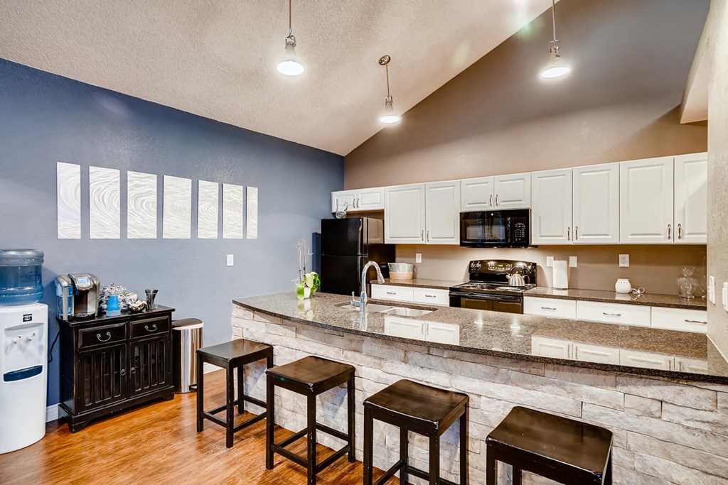 Vistas at Plum Creek | Castle Rock Apartments | Clubhouse Kitchen