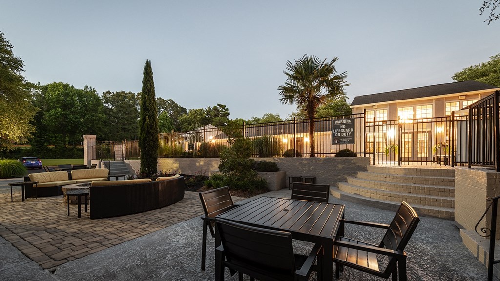 Eclipse Apartments Duluth GA outdoor lounge and grilling area
