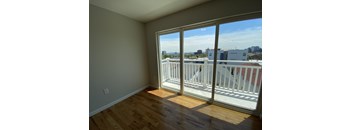 2BR 1BA