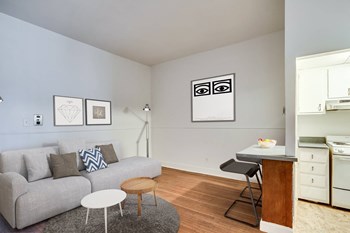 2719 - 2733 N CHARLES ST Studio-3 Beds Apartment for Rent - Photo Gallery 5