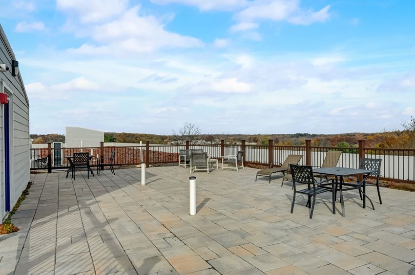 Lilac Pointe B Building