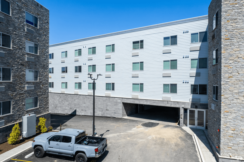 Lilac Pointe B Building