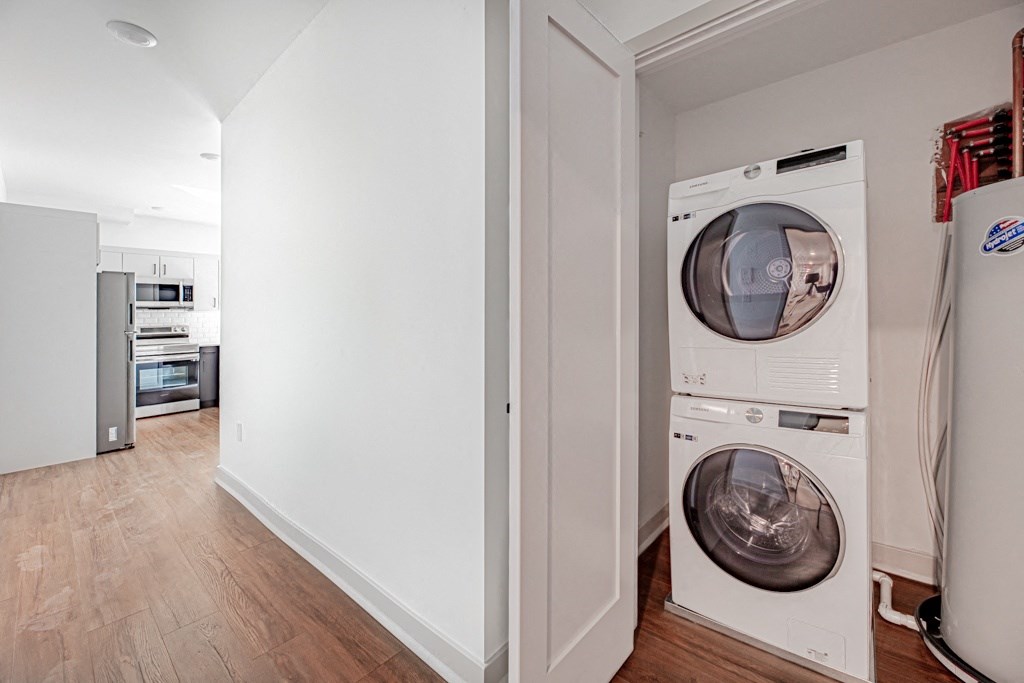 Industry Lofts - Washer/Dryer
