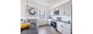 Modern - 2 Bed, 2 Bath