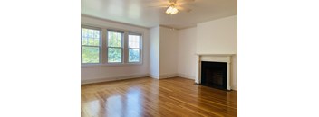 Historic - 2 Bed, 2 Bath + Balcony