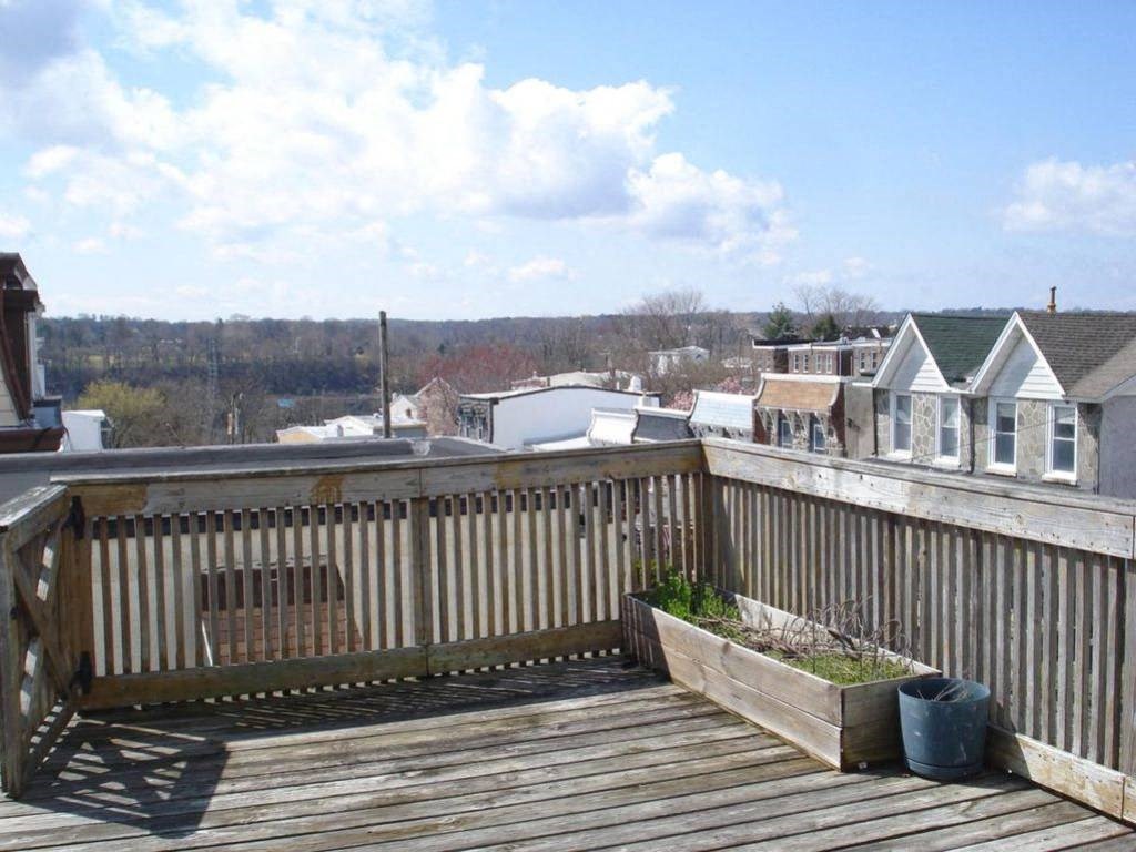 Private Deck (Select Apartments)
