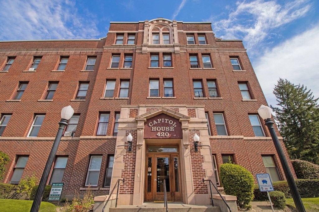 the building in which the hotel is located