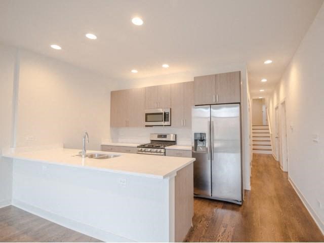 832 W Erie, LLC