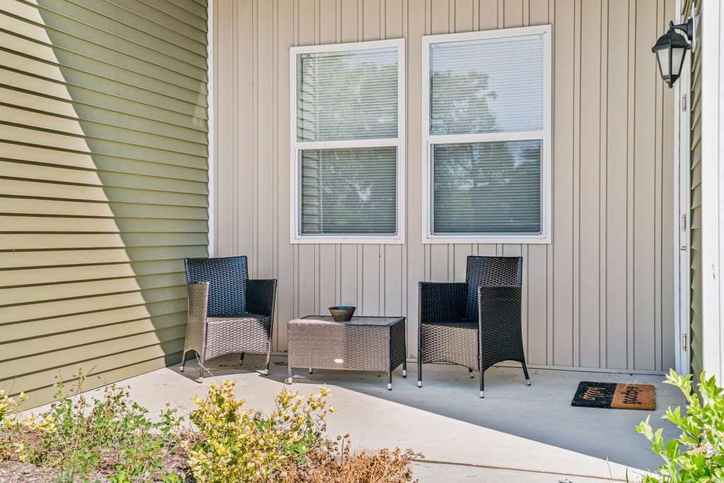 Outdoor Patio at Union at Oak Grove, Howell, Michigan