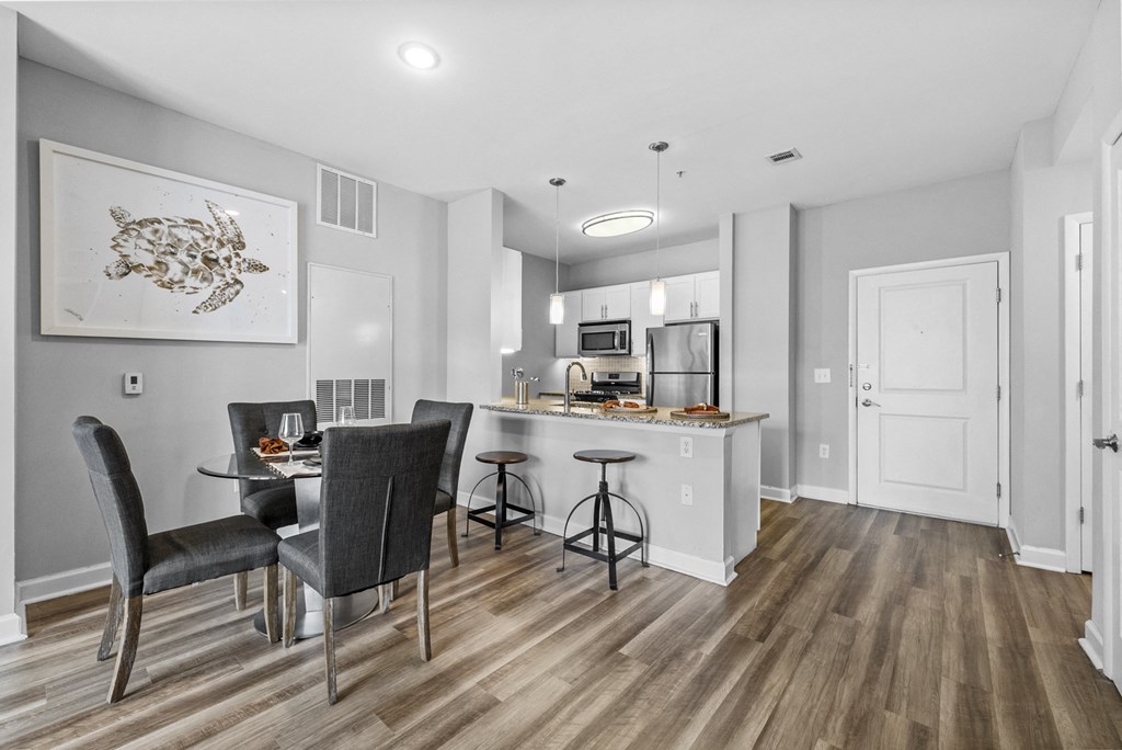 Apartment Dining Area at Harbor Pointe, New Jersey, 07002