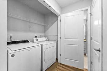 In-Home Washer & Dryer at Harbor Pointe, Bayonne, NJ