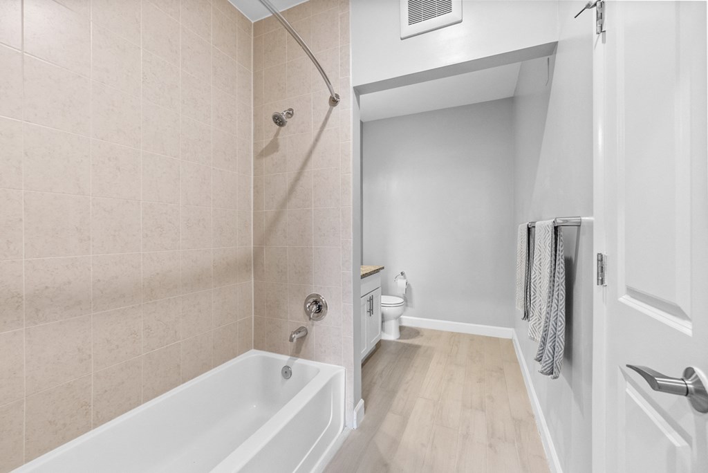 Oversized Tub at Harbor Pointe, Bayonne, New Jersey